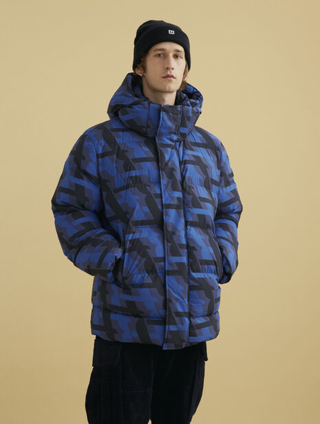 Mid-length, print, hooded Dupont Sorona® quilted waterproof jacket