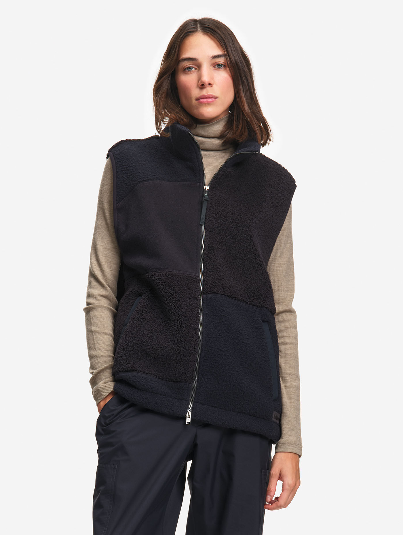 Veste zipp&eacute;e sans manches en sherpa patchwork