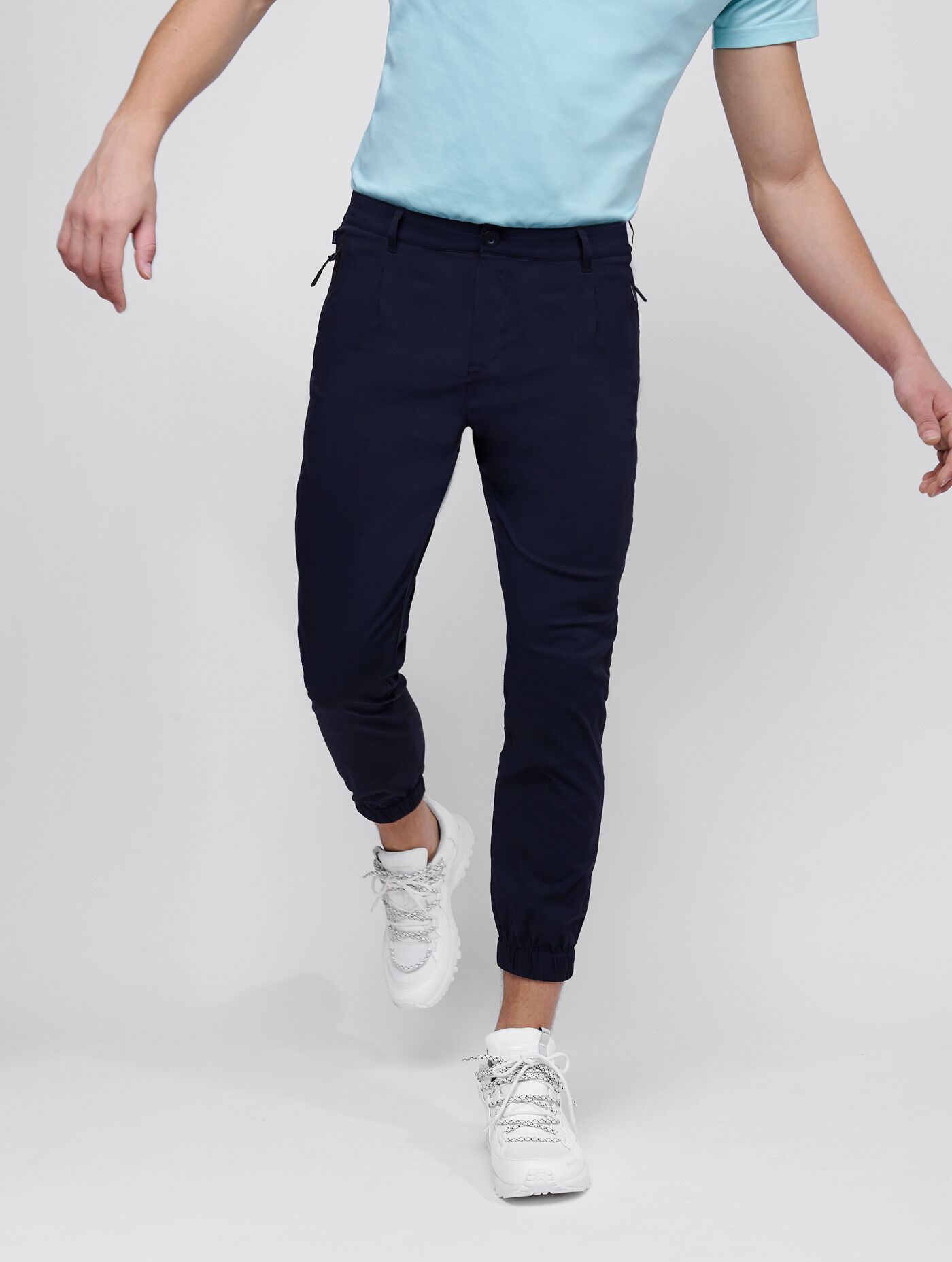 Aigle Lightweight stretchable Jogger pants with DFT and UVC functions. Noir Bairley jog AIGLE