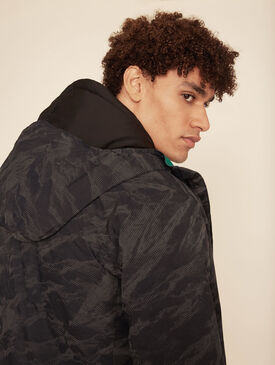 Highly insulating waterproof jacket