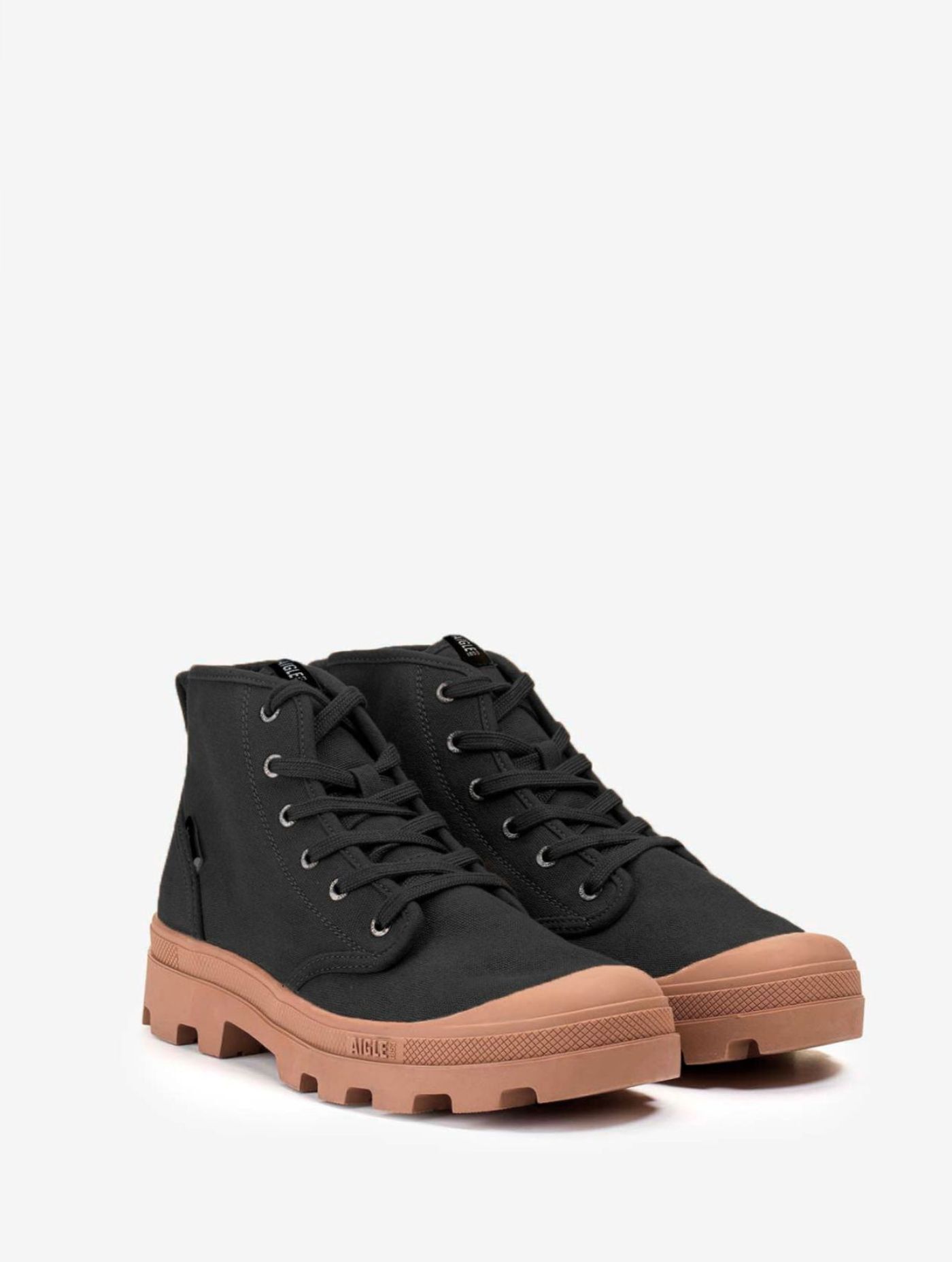 The versatile shoe made of recycled cotton