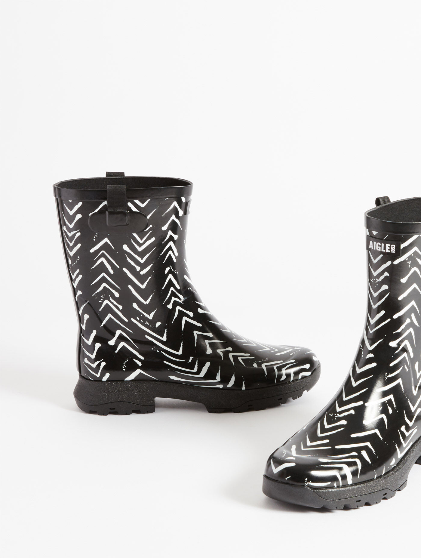 Printed version of the versatile leisure boot aigle storefront catalog fr AIGLE