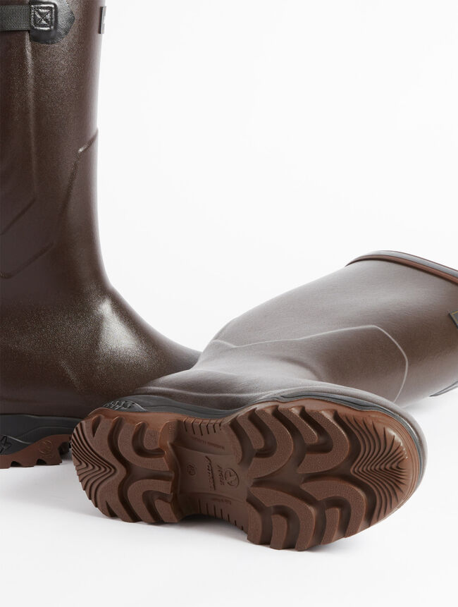 The first antifatigue boot that protects against the cold men AIGLE