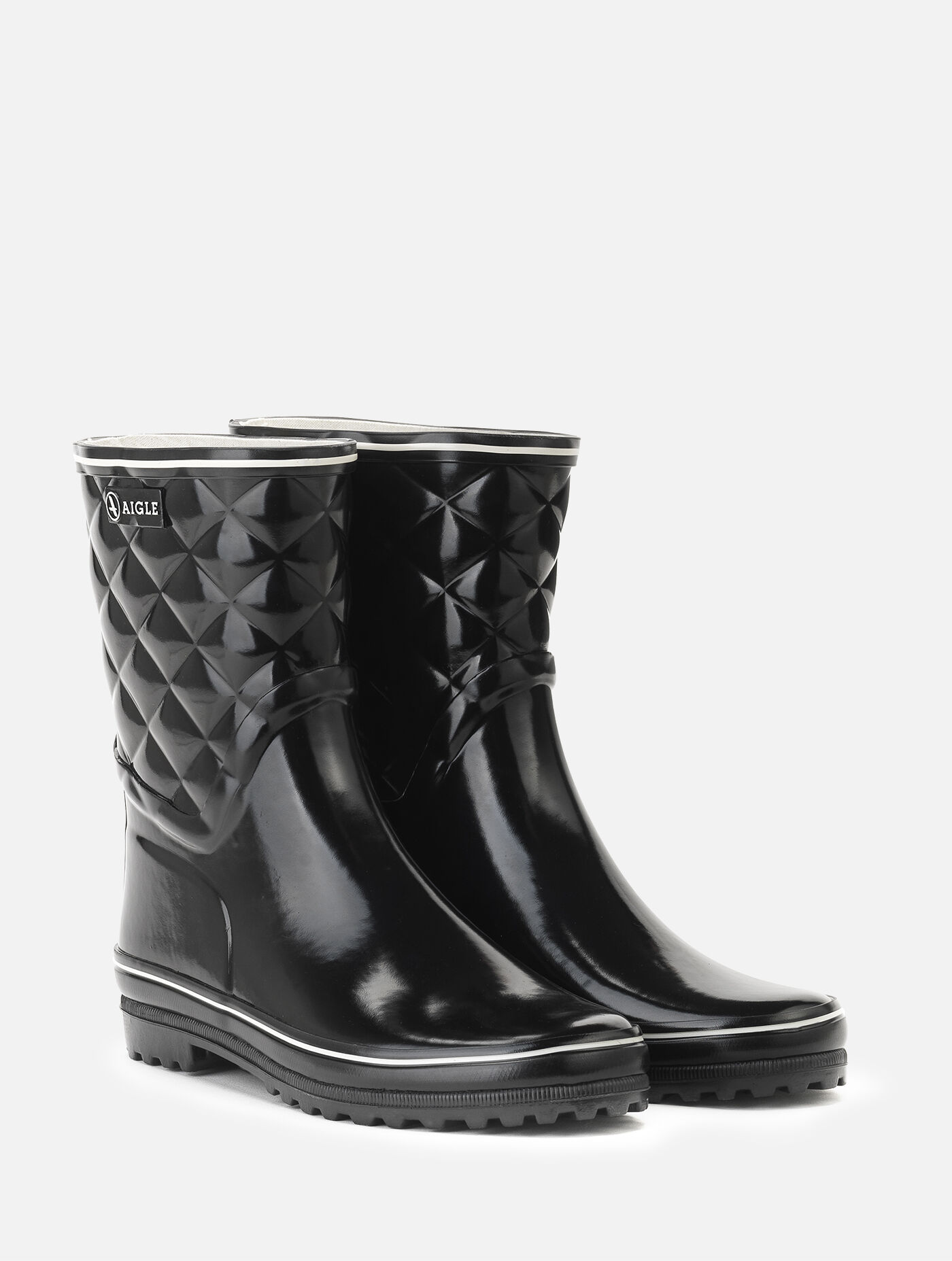 Aigle The classic and feminine quilted ankle rain boot. Noir Venise bottillon quilt AIGLE