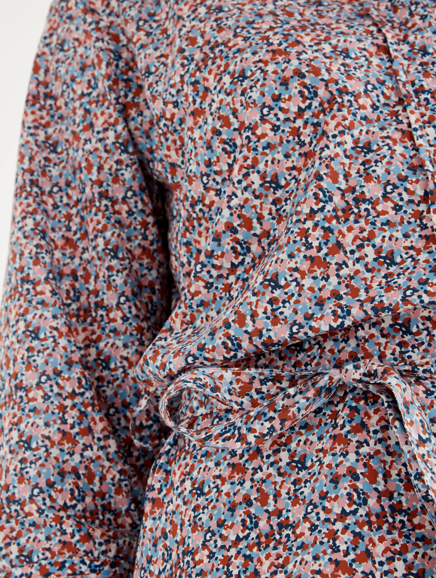 Robe Fleurie American Eagle Taille 4 - Coupe Fit & Flare - Sans Manches - Neuve Sans étiquettes