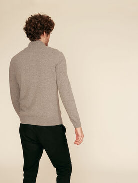 Basic zipped cardigan
