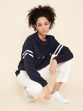 Unisex crew neck sweatshirt