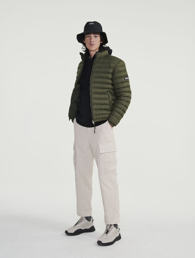 AIW23MOUI001
