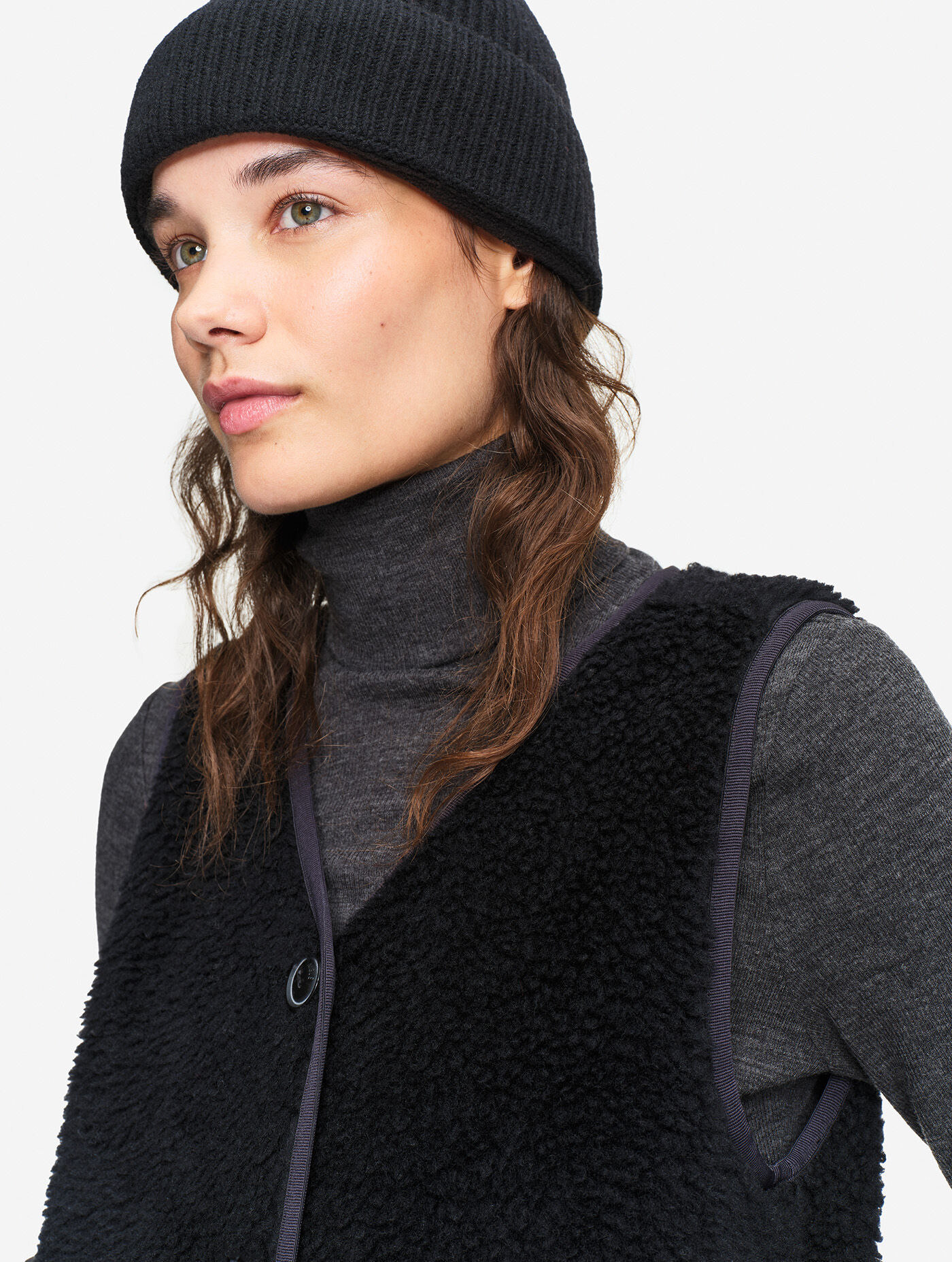 Buttoned down sleeveless sherpa - noir categories | AIGLE