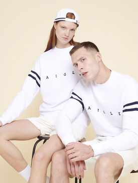 Unisex crew neck sweatshirt