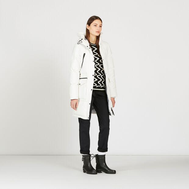 Windfeste und atmungsaktive Daunenjacke