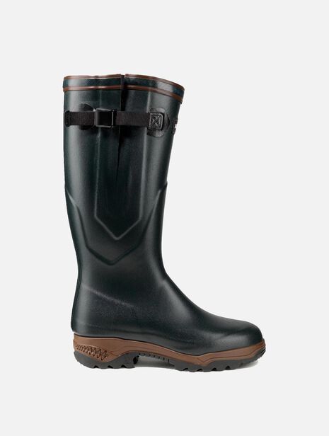 Anti-fatigue boots for cold weather, in Francemen AIGLE
