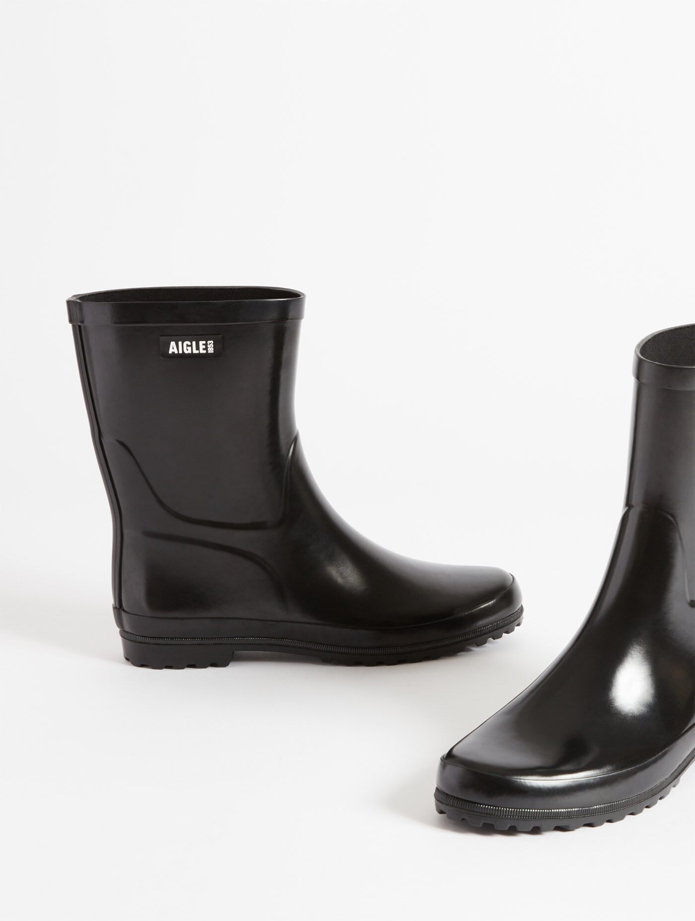 Patent ankle rain boot