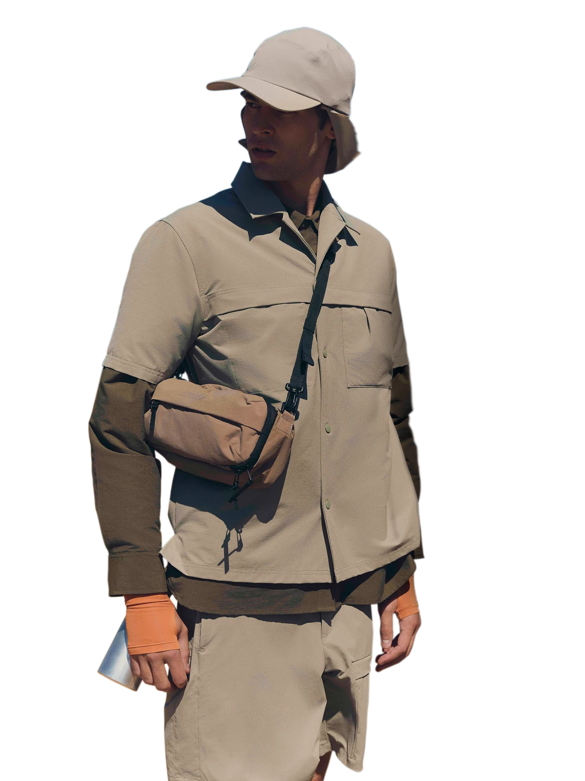 Personnage masculin portant Solar Pack au zénith.