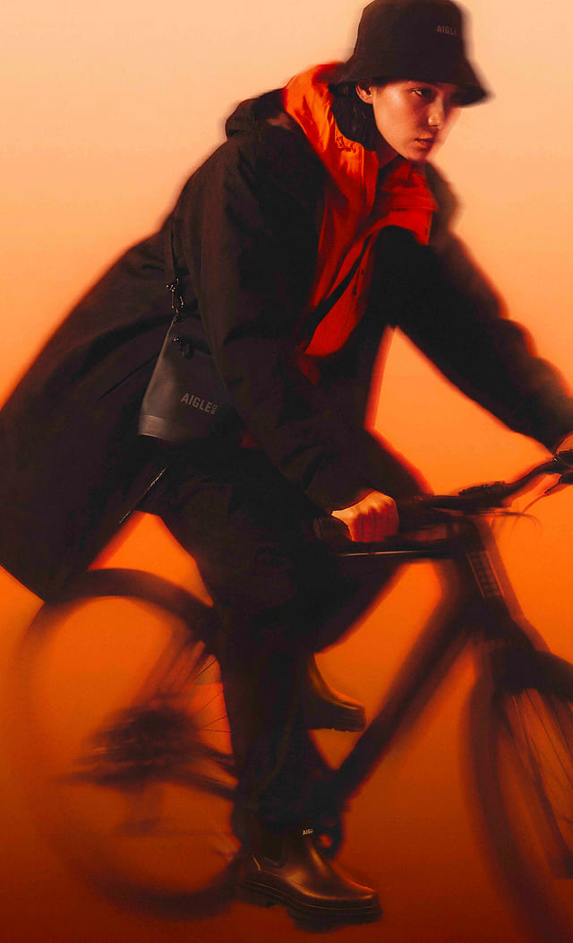 Faire du v&eacute;lo sous la pluie : comment s'&eacute;quiper ?