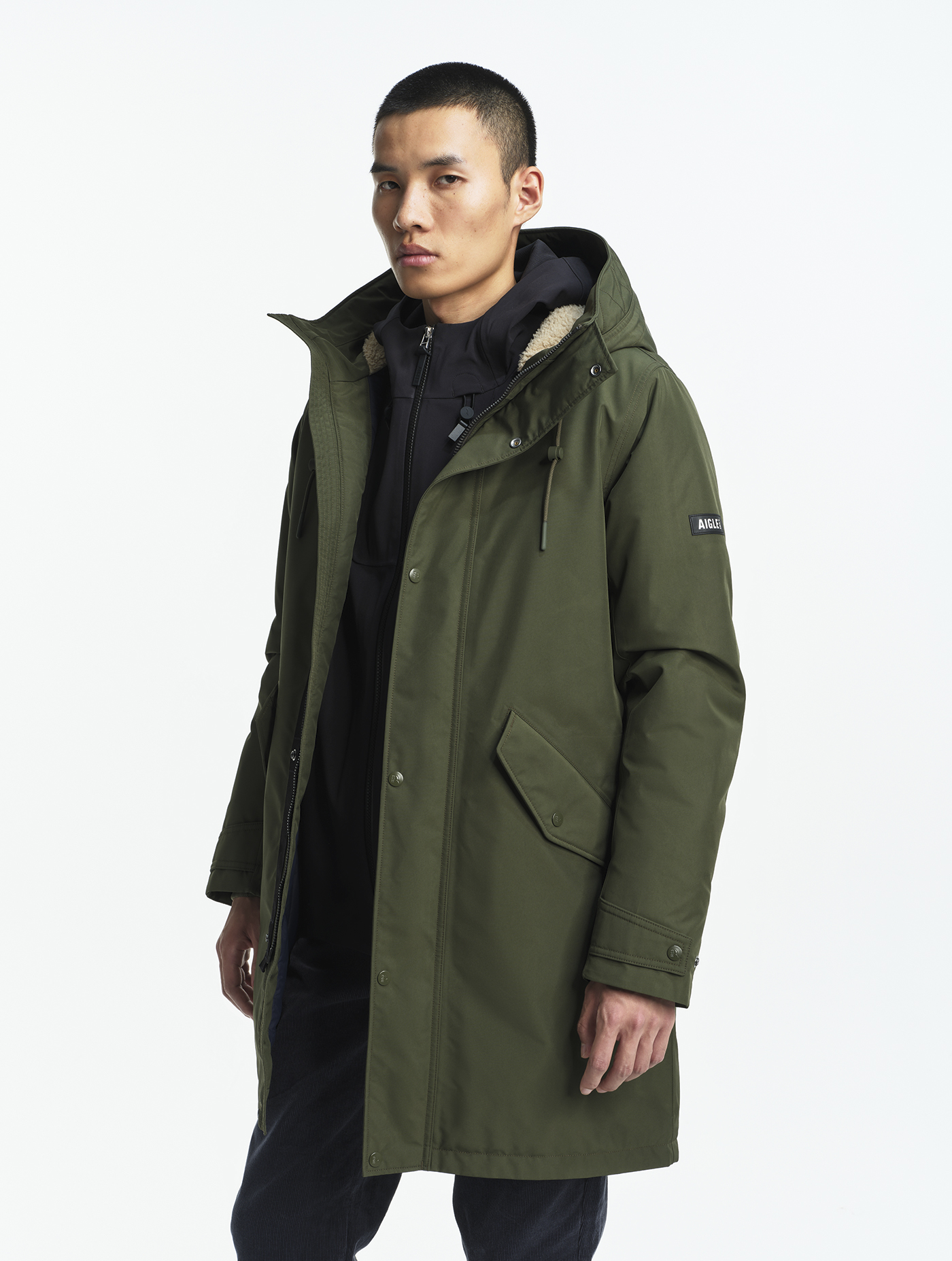 AIW25MOUI002