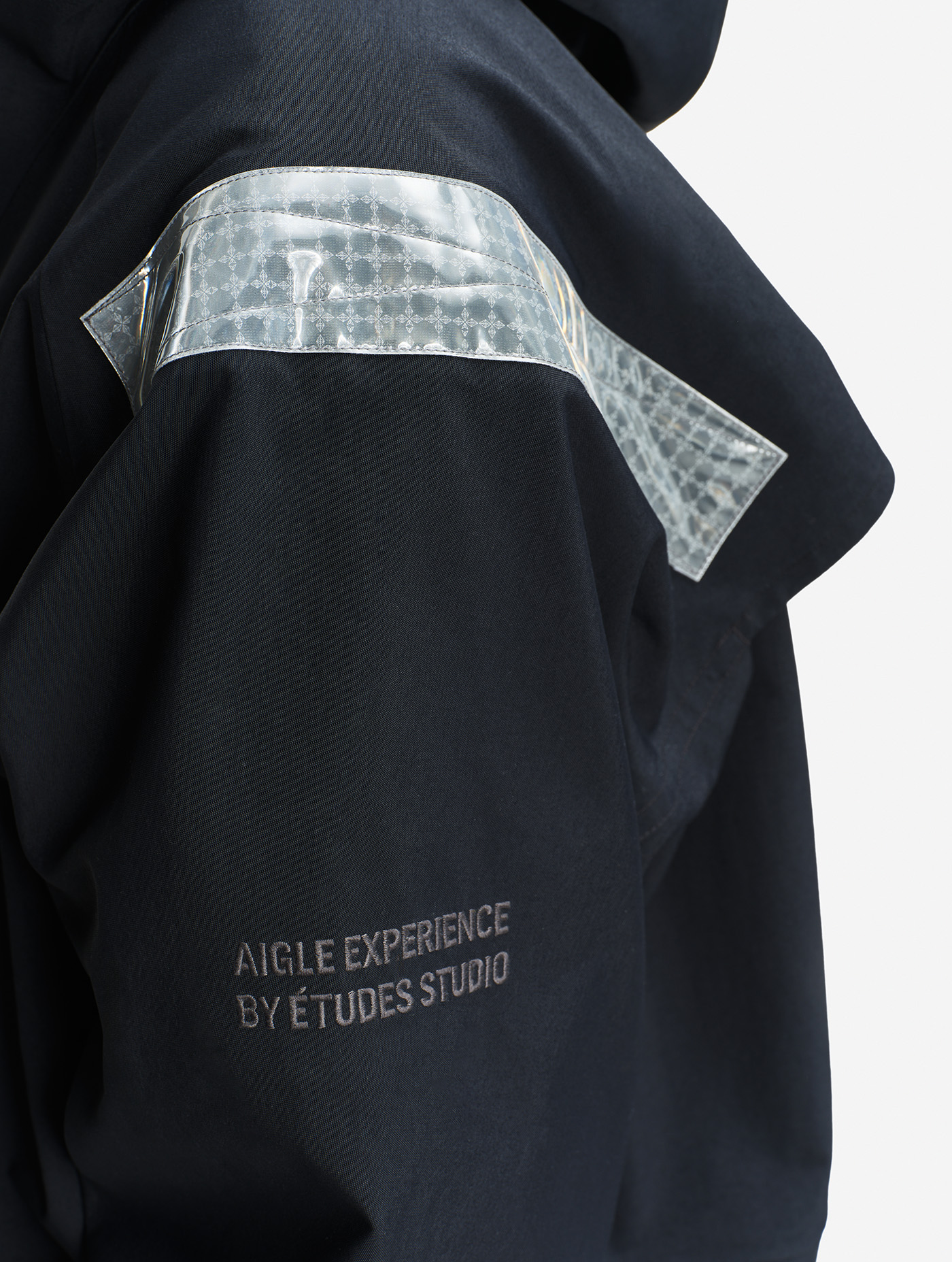 AIS26UOUT005