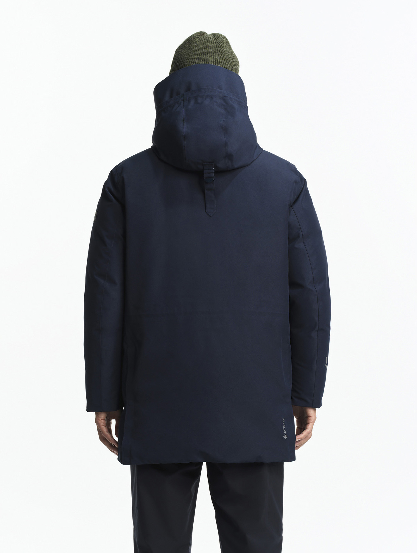AIW25MOUI003