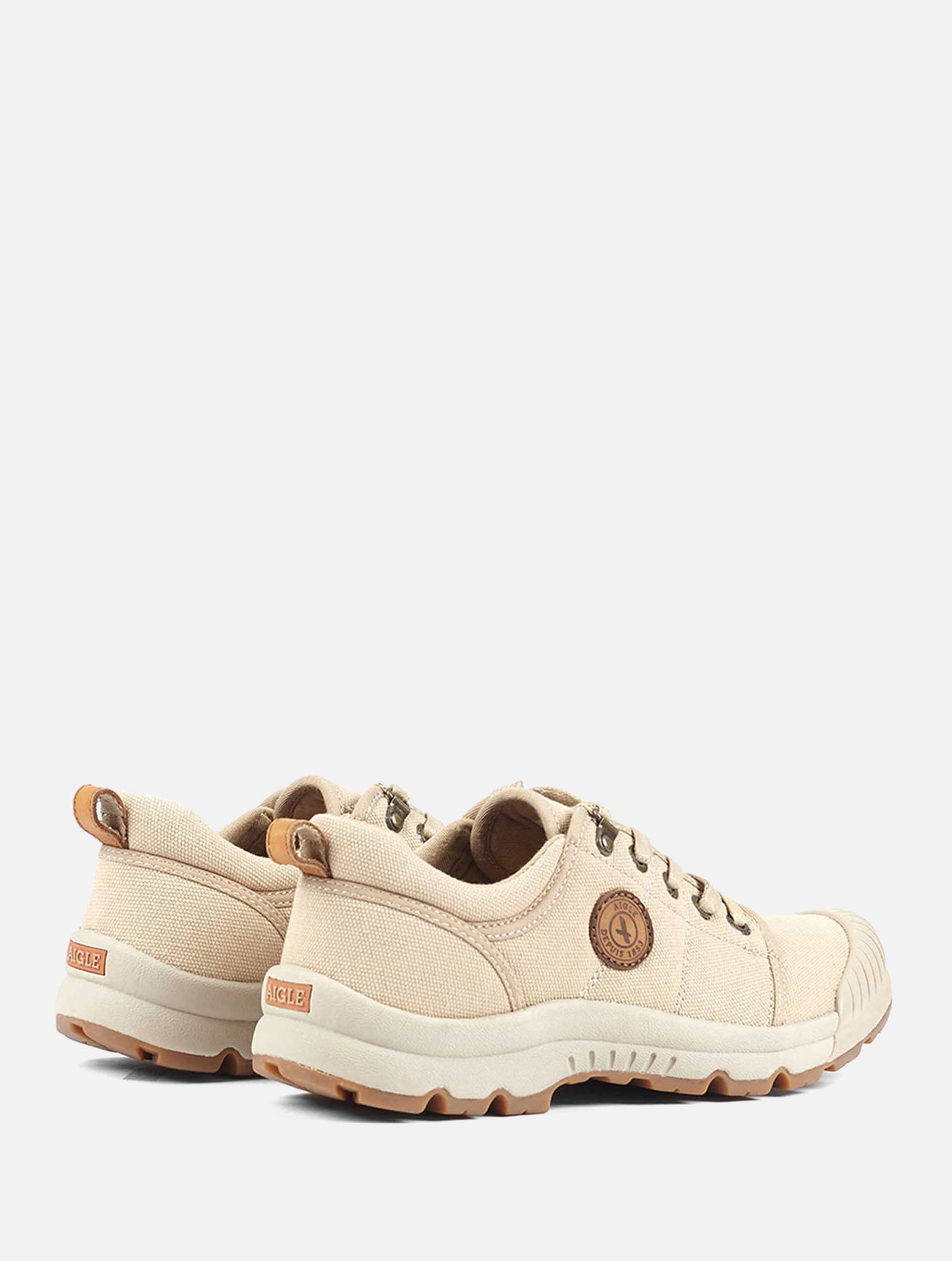 chaussure de marche femme aigle