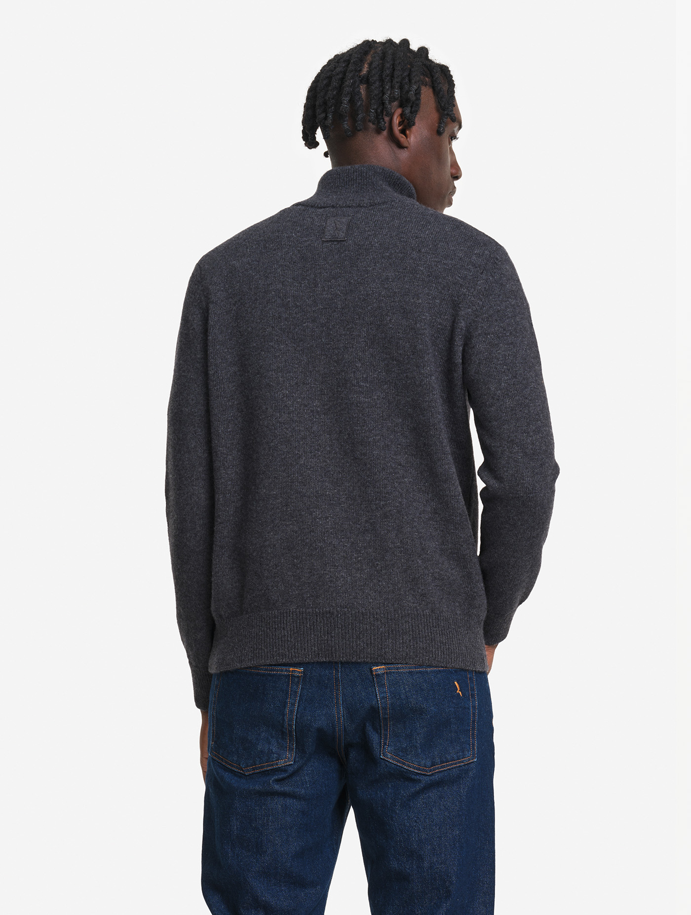 AIW25MKNI001