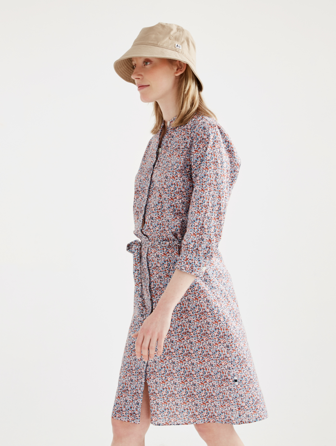 Robe Fleurie American Eagle Taille 4 – Style Fit & Flare Sans Manches