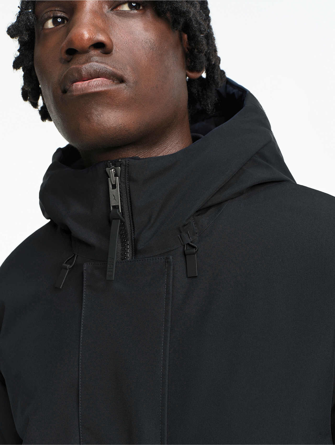 AIW25MOUI001